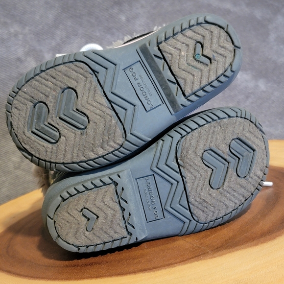 London Fog Gray Fur-Lined Boots with Knit Accents Baby/ Toddler Size 6 NICE - Picture 3 of 8